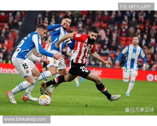 不为女色所动的足球明星们展现真挚的竞技精神与职业操守